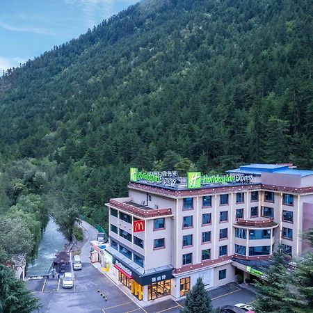 Holiday Inn Express Jiuzhaigou,Only 600 Meters To Jiuzhaigou Park By Ihg Ngoại thất bức ảnh